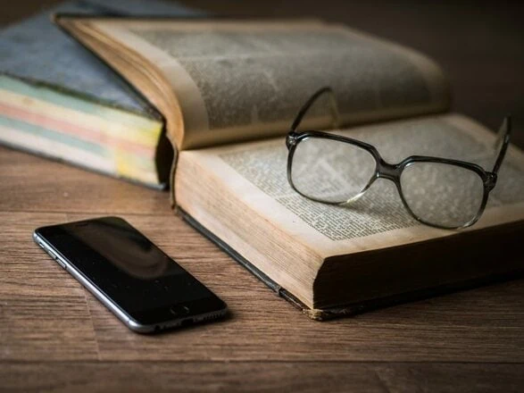Kaip apsaugoti akis naudojant išmanųjį telefoną? 2 Kaip apsaugoti akis naudojant išmanųjį telefoną?
