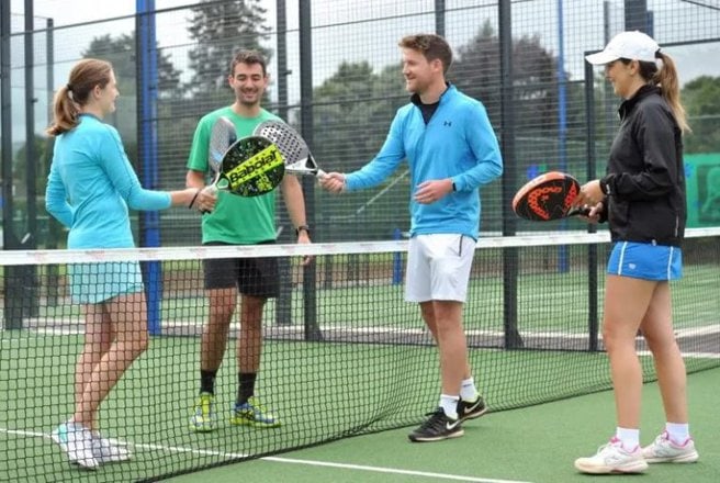 Kaip sportuojant padelis gerina fizinę sveikatą? 7 Kaip sportuojant padelis gerina fizinę sveikatą?